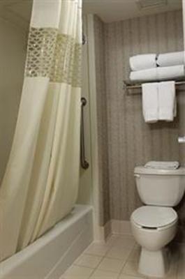 фото отеля Hampton Inn by Hilton Torreon-Airport Galerias