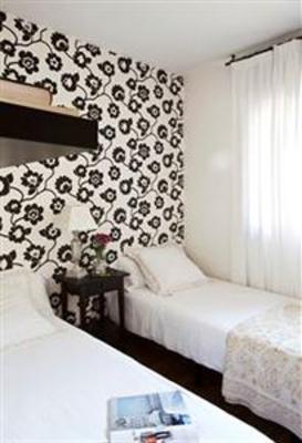 фото отеля Apartments In Barcelona Entenca