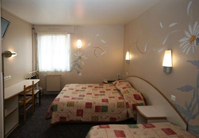 фото отеля Logis Institut Hotel