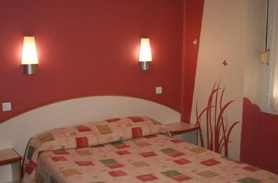 фото отеля Logis Institut Hotel