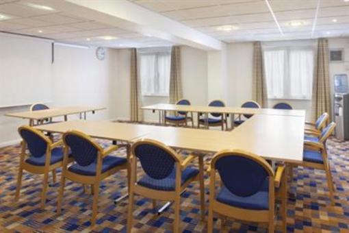 фото отеля Holiday Inn Express Gloucester South