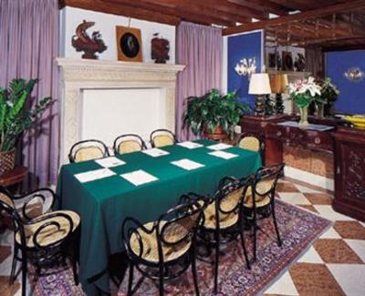 фото отеля Santa Chiara Hotel