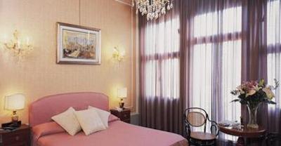 фото отеля Santa Chiara Hotel
