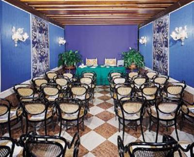фото отеля Santa Chiara Hotel