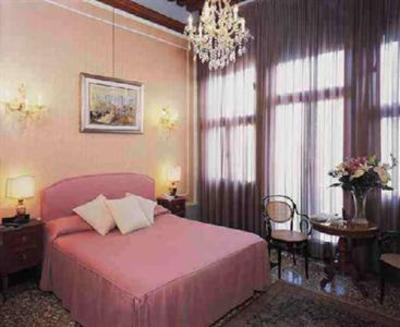 фото отеля Santa Chiara Hotel