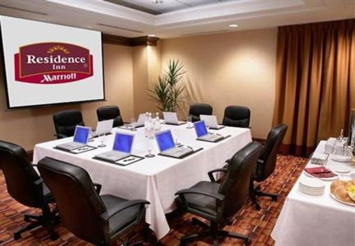 фото отеля Residence Inn by Marriott Toronto Downtown / Entertainment District
