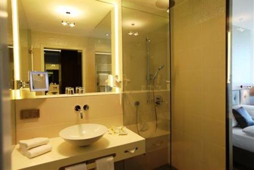 фото отеля Schlosshotel Bad Wilhelmshoehe