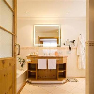 фото отеля Hotel Tirolerhof Zell am See