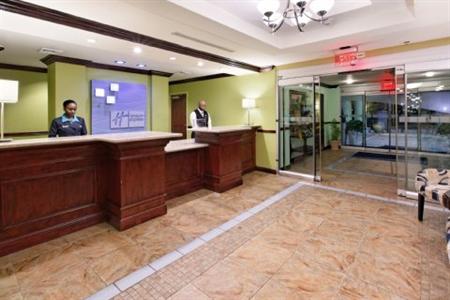 фото отеля Holiday Inn Express Hotel & Suites Trincity