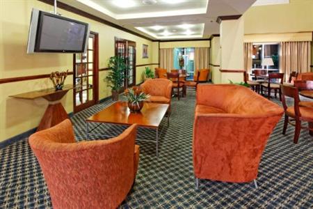 фото отеля Holiday Inn Express Hotel & Suites Trincity