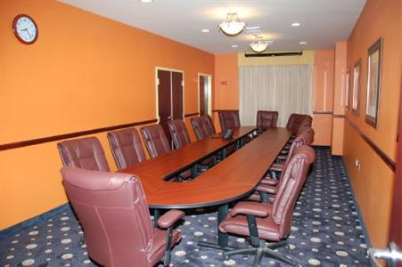 фото отеля Holiday Inn Express Hotel & Suites Trincity