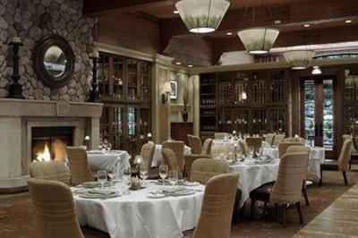 фото отеля Fairmont Chateau Whistler Resort