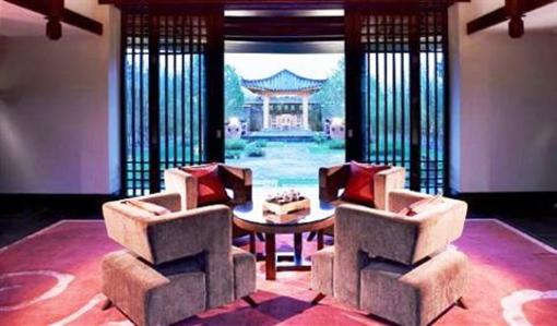 фото отеля Banyan Tree Hotel Lijiang