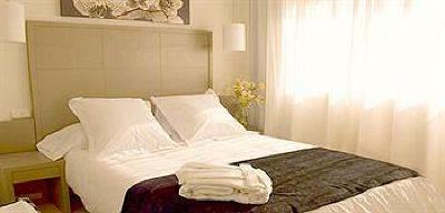 фото отеля Aparthotel Novo Sancti Petri