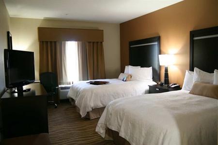 фото отеля Hampton Inn & Suites Cleburne