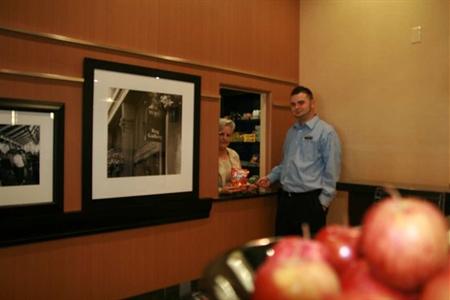 фото отеля Hampton Inn & Suites Cleburne