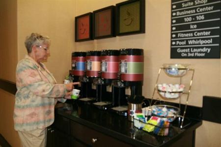 фото отеля Hampton Inn & Suites Cleburne