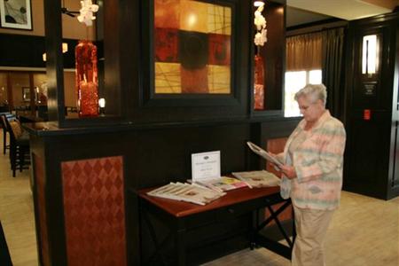 фото отеля Hampton Inn & Suites Cleburne