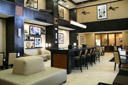 фото отеля Hampton Inn & Suites Cleburne
