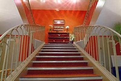 фото отеля Hotel Kyriad Orange Centre