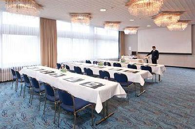 фото отеля Maritim Strandhotel