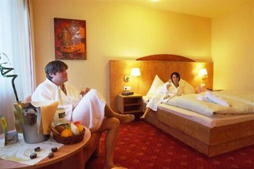 фото отеля Wellness & Ferienhotel Waldesruh
