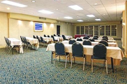фото отеля Holiday Inn Express Hotel & Suites Hunstville-University Drive