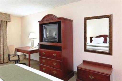 фото отеля Holiday Inn Express Hotel & Suites Hunstville-University Drive