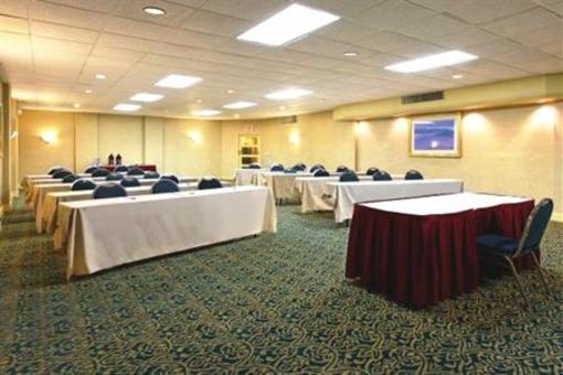 фото отеля Holiday Inn Express Hotel & Suites Hunstville-University Drive