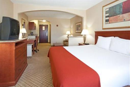 фото отеля Holiday Inn Express Hotel & Suites Garden City