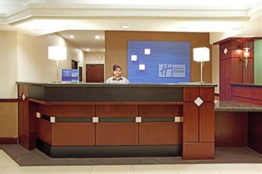 фото отеля Holiday Inn Express Hotel & Suites Garden City