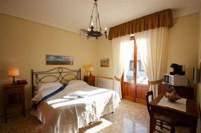 фото отеля Bed&Breakfast Camere Andrei