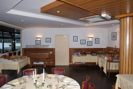 фото отеля Hotel Restaurant Du Golf De l'Ailette Chamouille