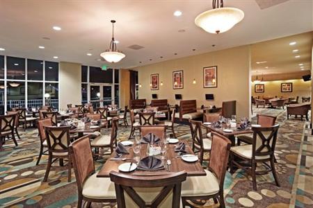 фото отеля Holiday Inn Hotel & Suites Beaufort