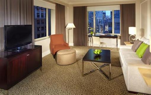 фото отеля Omni Berkshire Place