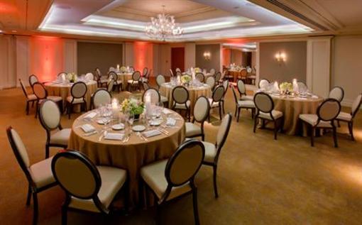 фото отеля Omni Berkshire Place