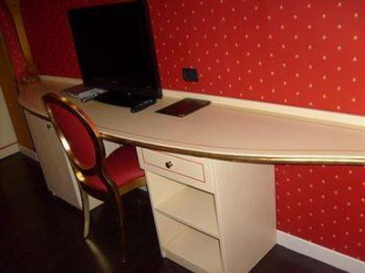 фото отеля Flower Hotel & Motel Pavia