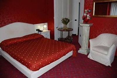 фото отеля Flower Hotel & Motel Pavia