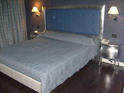 фото отеля Flower Hotel & Motel Pavia