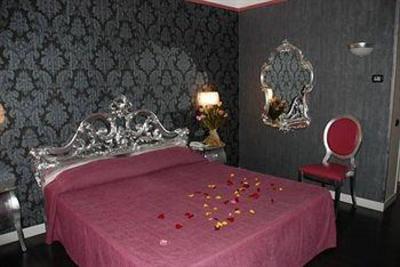 фото отеля Flower Hotel & Motel Pavia