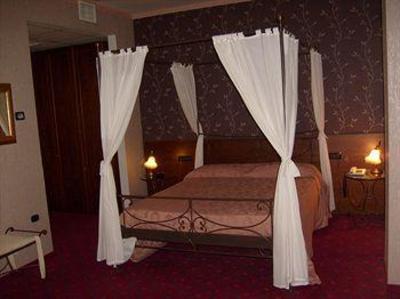 фото отеля Flower Hotel & Motel Pavia