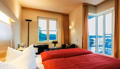 фото отеля HausRheinsberg Hotel am See