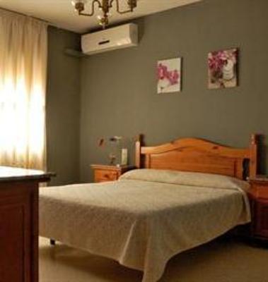 фото отеля Hostal Les Torres