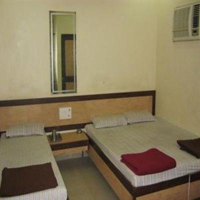 фото отеля Hotel Ganga Mumbai