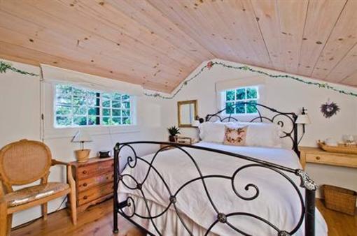 фото отеля The Summer House Cottages