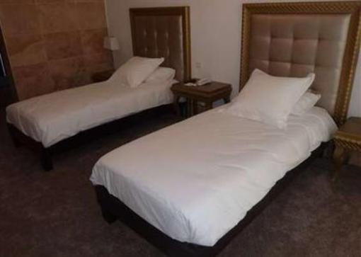 фото отеля Hotel Les Deux Lions