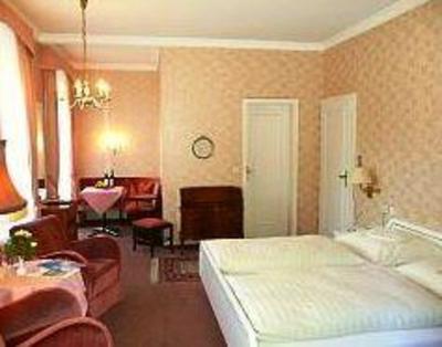 фото отеля Hotel garni Haus Burkart