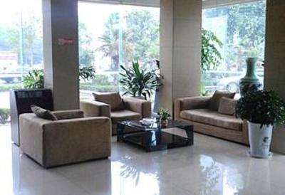 фото отеля Jinjiang Inn Linyi Railway Station