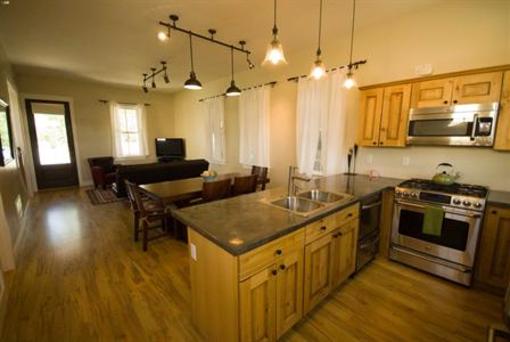 фото отеля South Main Vacation Rentals