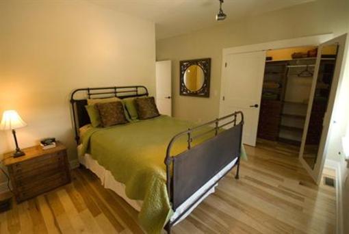фото отеля South Main Vacation Rentals